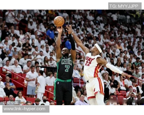 2020年NBA东部决赛首场热火与凯尔特人激战回顾与精彩瞬间分析