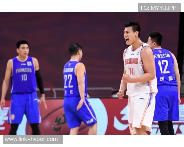 四川五粮金樽迎战广东球队争夺篮球赛季荣耀与胜利