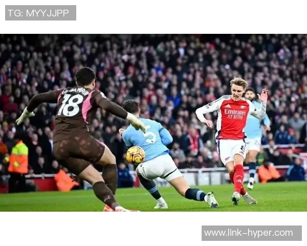 英联赛杯激战阿森纳对决曼城争夺晋级名额